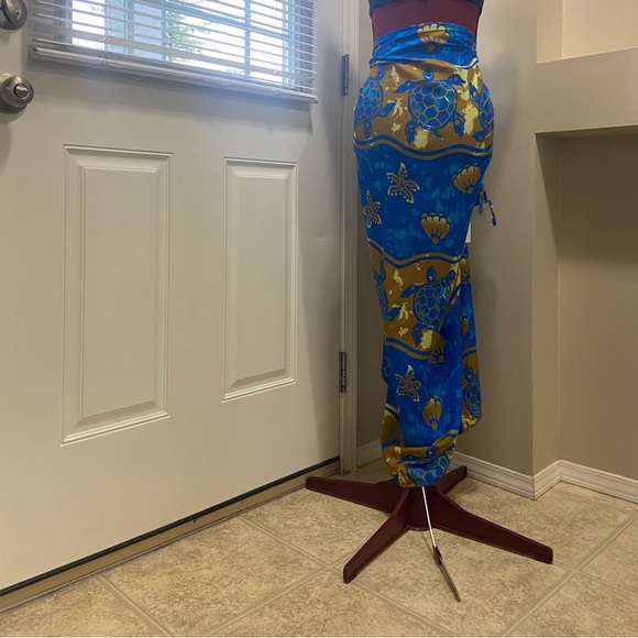 Hibiscus Collection Hawaii women blue floral long sarong. Size One Size. NWT. - Picture 3 of 7